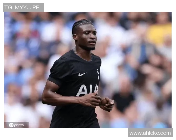 热刺虽败犹荣展现顽强斗志弗兰克引领球队奋勇拼搏